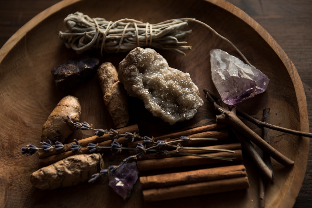 découvrez l'art de la guérison au travers de pratiques naturelles, de thérapies alternatives et de techniques de bien-être, pour retrouver harmonie et équilibre dans votre vie.