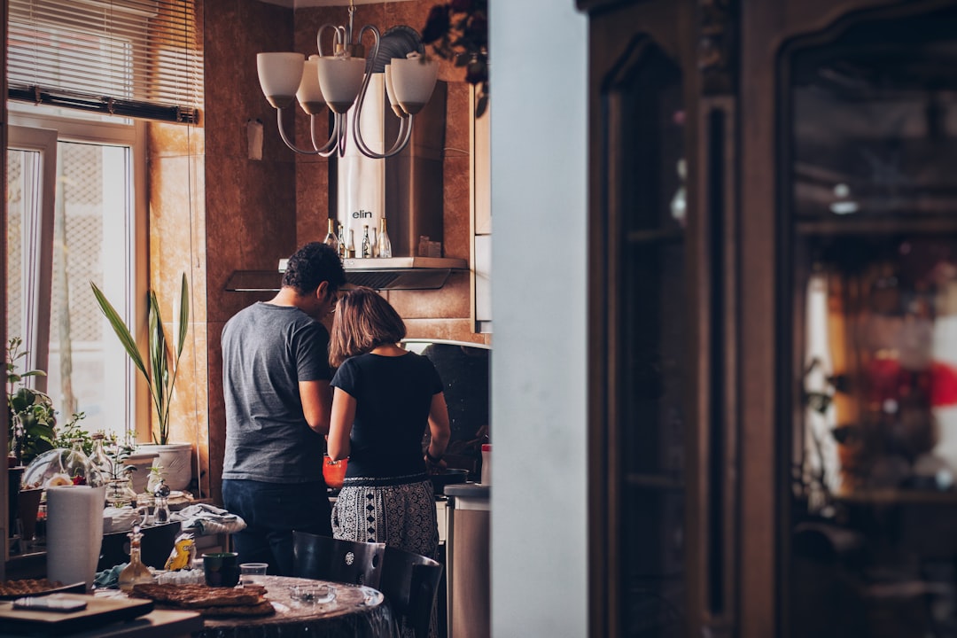 découvrez des remèdes maison efficaces pour soulager les maux courants et améliorer votre bien-être. apprenez à utiliser des ingrédients naturels disponibles dans votre cuisine pour créer des solutions simples et économiques.