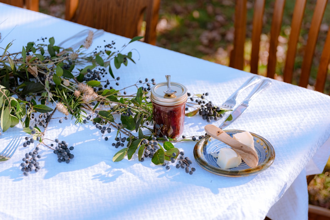découvrez nos délicieuses confitures faites maison, préparées avec des fruits frais et naturels. offrez-vous un goût authentique et unique à chaque bouchée, parfaites pour tartiner sur du pain ou accompagner vos desserts.