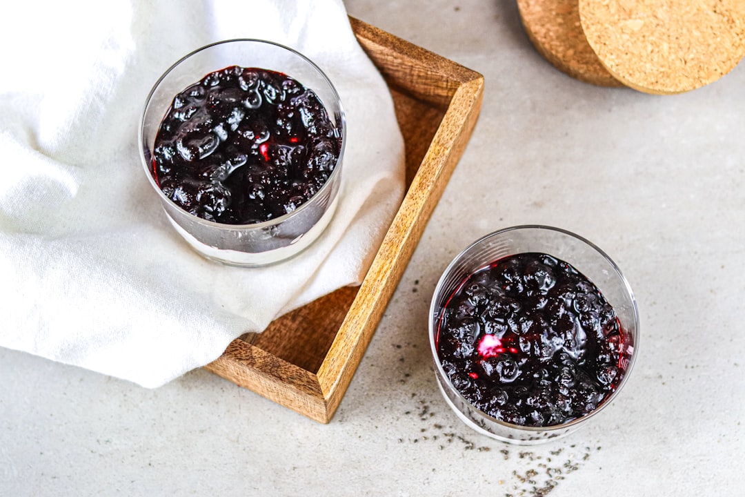 découvrez notre recette de mousse maison facile à réaliser, alliant légÚreté et saveurs exquises. parfaite pour épater vos invités ou pour un moment gourmand en famille, cette mousse vous séduira par sa texture aérienne et son goût irrésistible. testez-la dÚs maintenant !