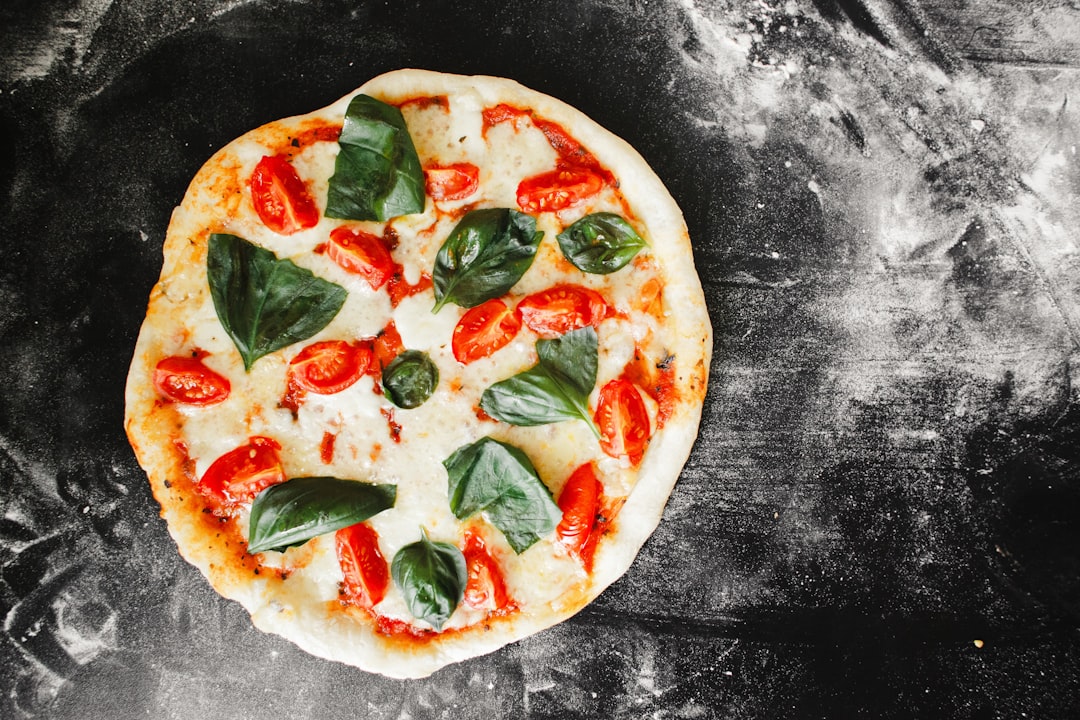 découvrez la saveur authentique de la pizza maison ! suivez nos recettes faciles et rapides pour préparer des pizzas délicieuses avec des ingrédients frais. éveillez vos papilles et impressionnez vos amis lors de vos soirées !