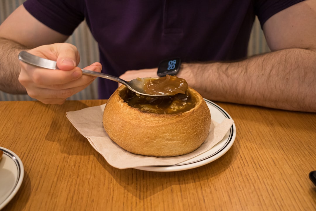 découvrez notre délicieuse recette de soupe maison, parfaite pour réchauffer vos soirées d'hiver. éveillez vos papilles avec des ingrédients frais et savoureux, et préparez un plat réconfortant et nutritif à partager en famille ou entre amis.
