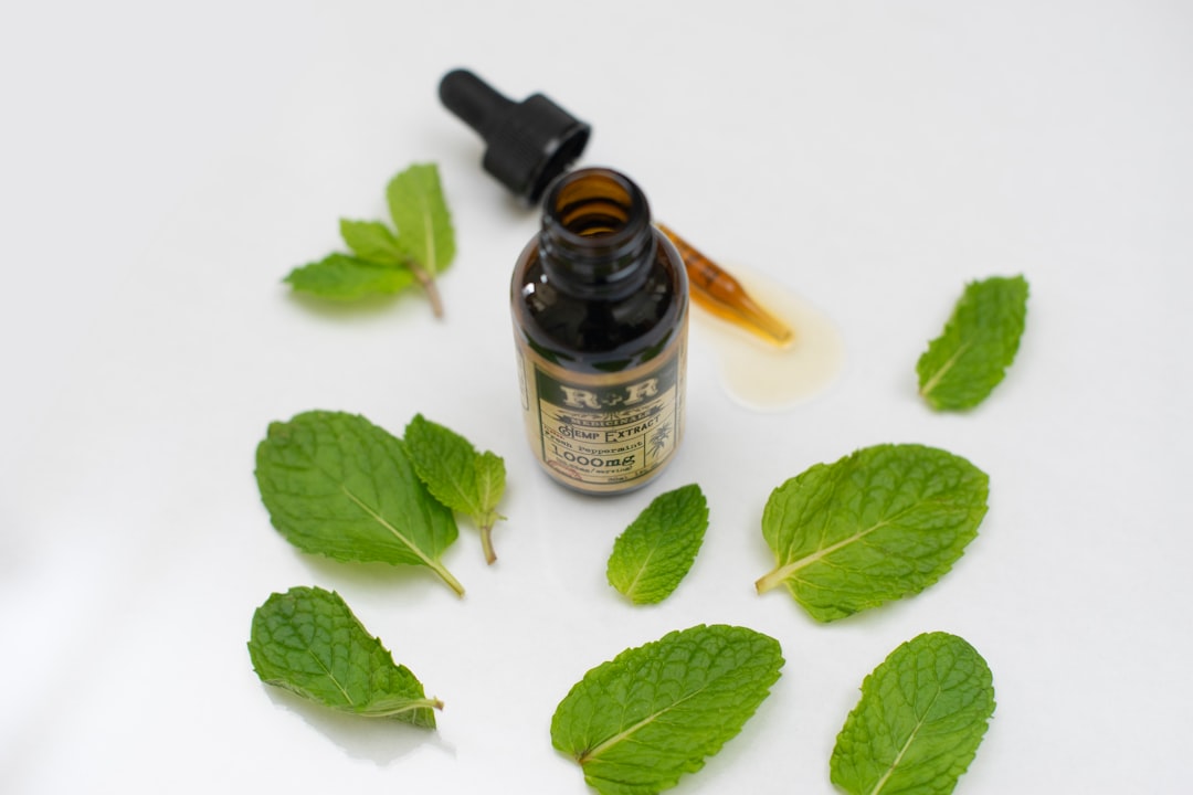 découvrez l'univers fascinant des herbes médicinales, leurs bienfaits pour la santé et comment les intégrer dans votre quotidien pour améliorer votre bien-être naturel.