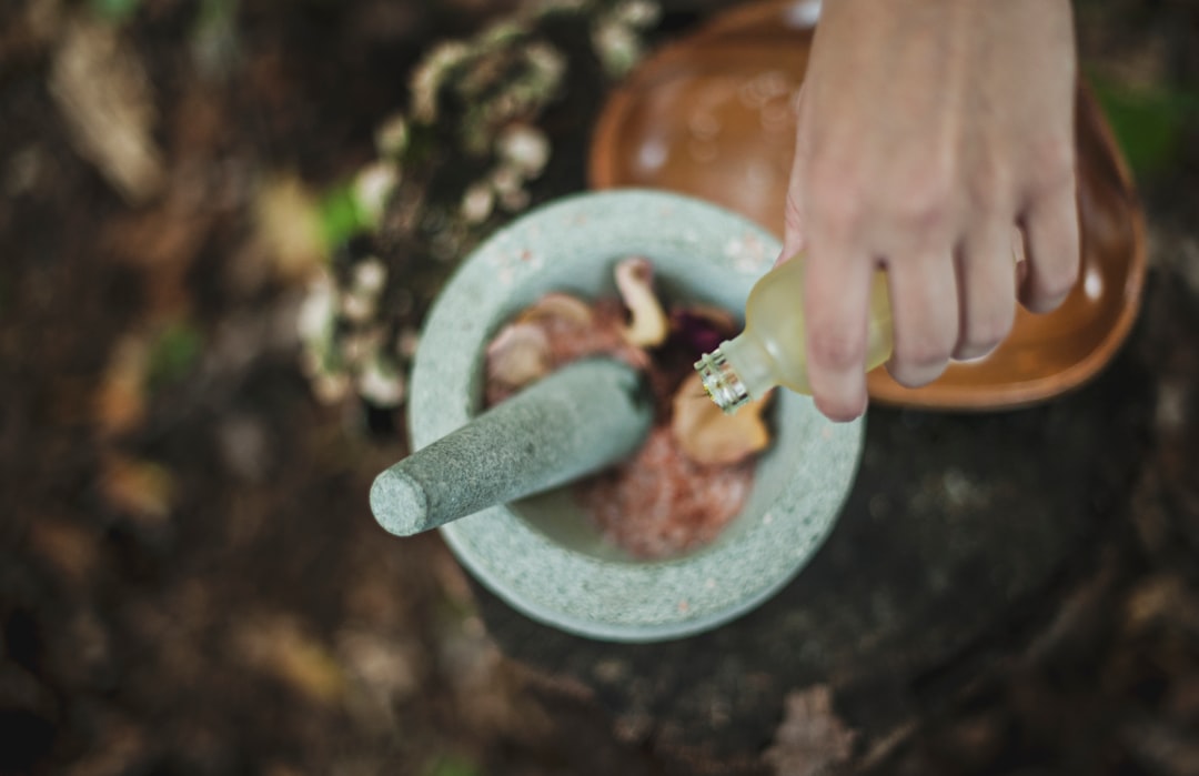 découvrez les bienfaits des tonics naturels, des élixirs revitalisants à base d'ingrédients botaniques pour booster votre énergie, renforcer votre immunité et favoriser votre bien-être au quotidien.