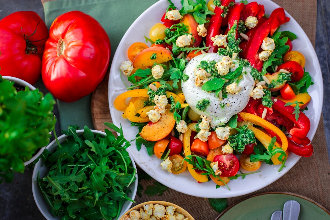 découvrez la recette authentique du pesto, une sauce méditerranéenne savoureuse à base de basilic frais, pignons de pin et parmesan. idéale pour agrémenter vos pâtes, sandwiches ou plats de viandes, cette préparation simple et rapide apportera une touche de fraîcheur à vos repas. apprenez à la réaliser chez vous et explorez ses nombreuses variations.