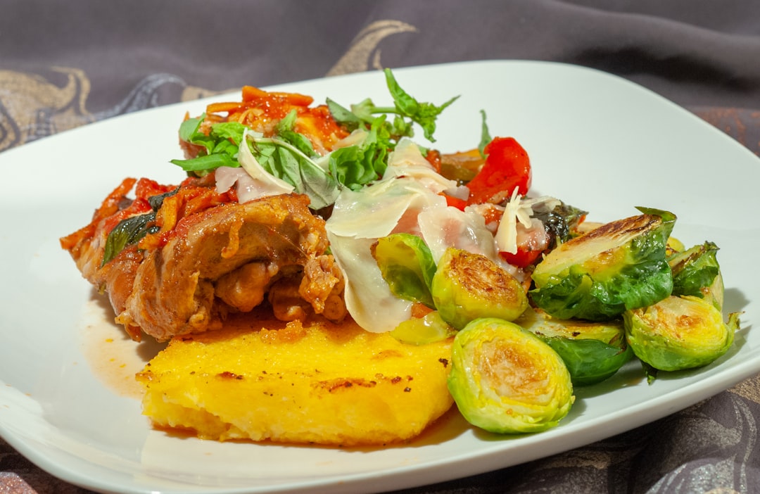 découvrez la polenta, un plat traditionnel italien à base de semoule de maïs, qui offre une texture crémeuse et une saveur délicate. apprenez des recettes variées pour l'accompagner, que ce soit en tant que plat principal ou en garniture. laissez-vous séduire par cette alternative gourmande et sans gluten.
