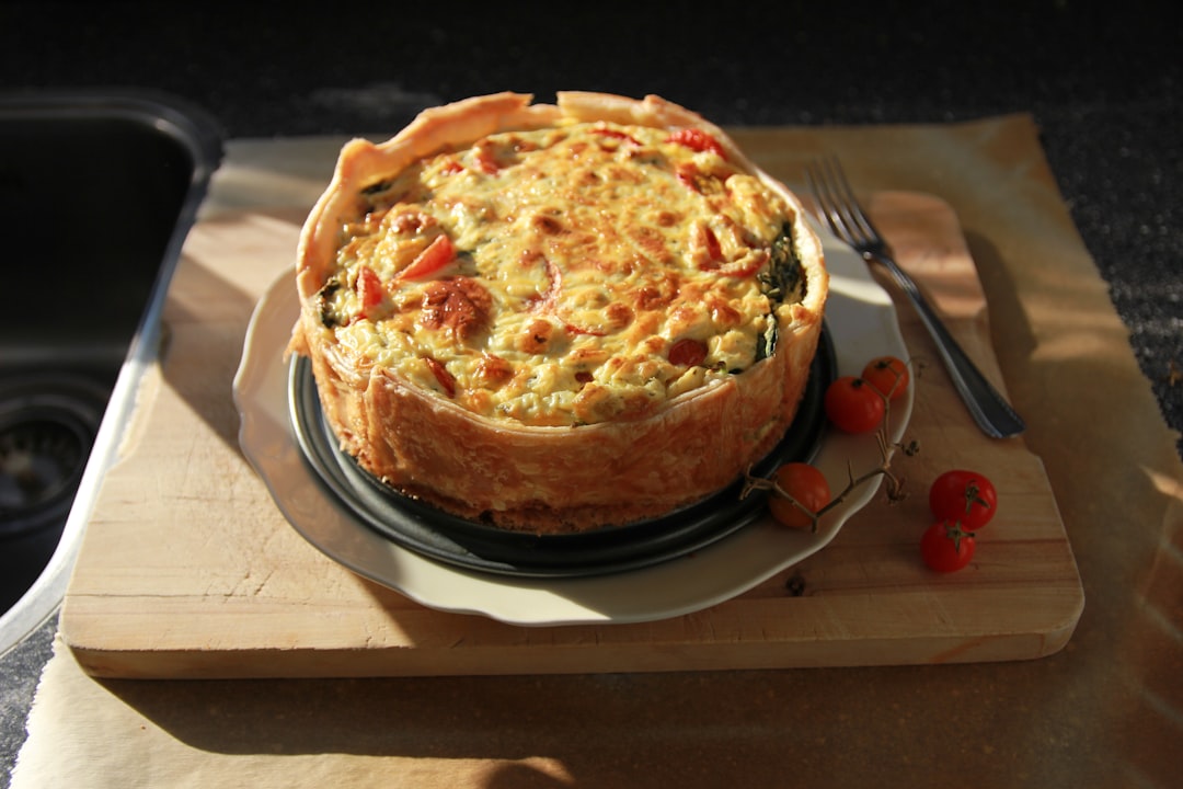 découvrez notre délicieuse recette de quiche, un plat savoureux et réconfortant, idéal pour vos déjeuners en famille ou vos dîners entre amis. facile à préparer, elle se décline en plusieurs variantes pour satisfaire toutes vos envies culinaires.