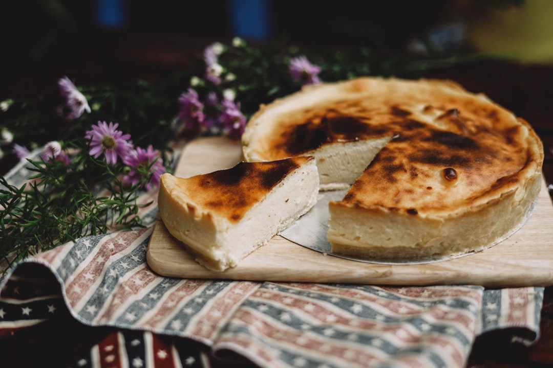 découvrez comment préparer une délicieuse quiche maison avec des ingrédients frais. idéale pour un déjeuner léger ou un dîner convivial, cette recette simple et savoureuse ravira vos convives.