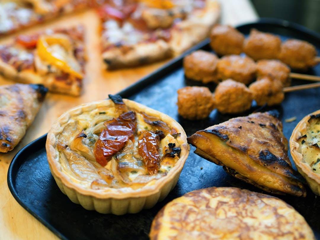 découvrez notre délicieuse recette de quiche, une tarte salée savoureuse et facile à préparer. idéale pour vos repas en famille ou entre amis, elle ravira les gourmets avec ses ingrédients frais et variés.