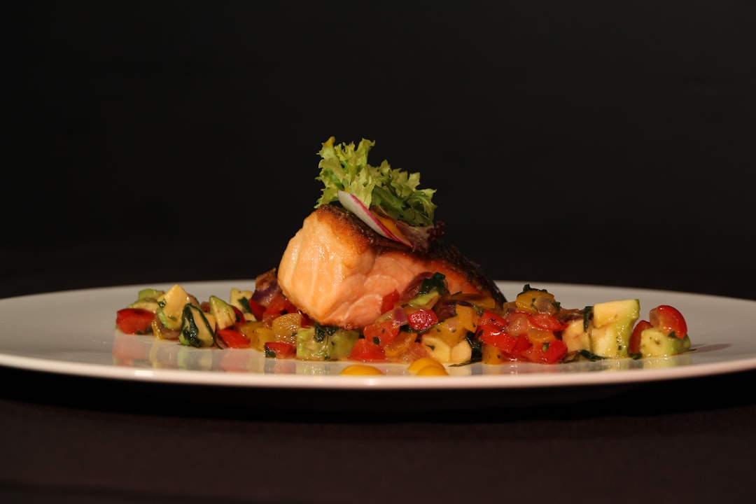 découvrez la recette classique de la ratatouille, un plat méditerranéen savoureux à base de légumes frais. apprenez à préparer ce délice coloré et plein de saveurs, parfait pour accompagner vos repas ou se déguster seul, tout en célébrant la cuisine estivale.