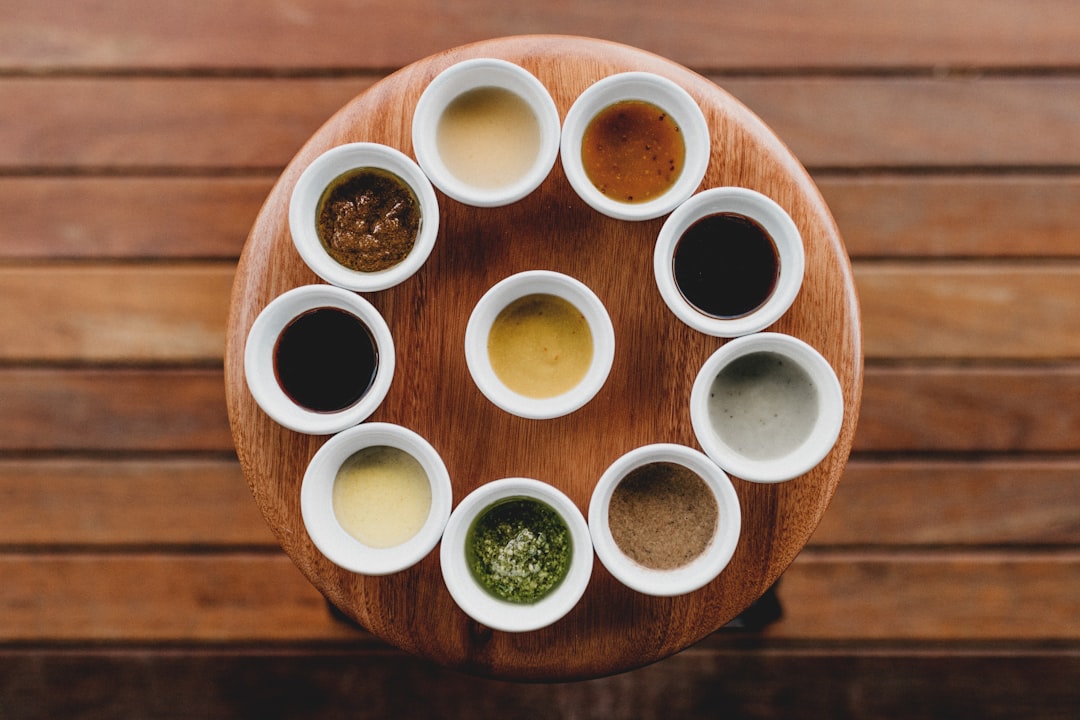 découvrez notre sélection de sauces savoureuses et originales, parfaites pour rehausser vos plats préférés. que vous cherchiez des recettes classiques ou des mélanges audacieux, explorez notre univers gourmand pour éveiller vos papilles!