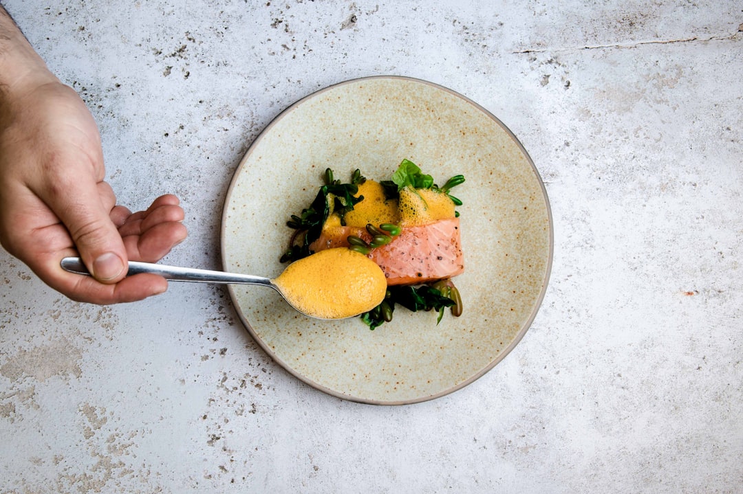 découvrez l'univers des sauces avec nos recettes variées et astuces culinaires. transformez vos plats en délices gourmands grâce à des sauces maison savoureuses et faciles à réaliser.