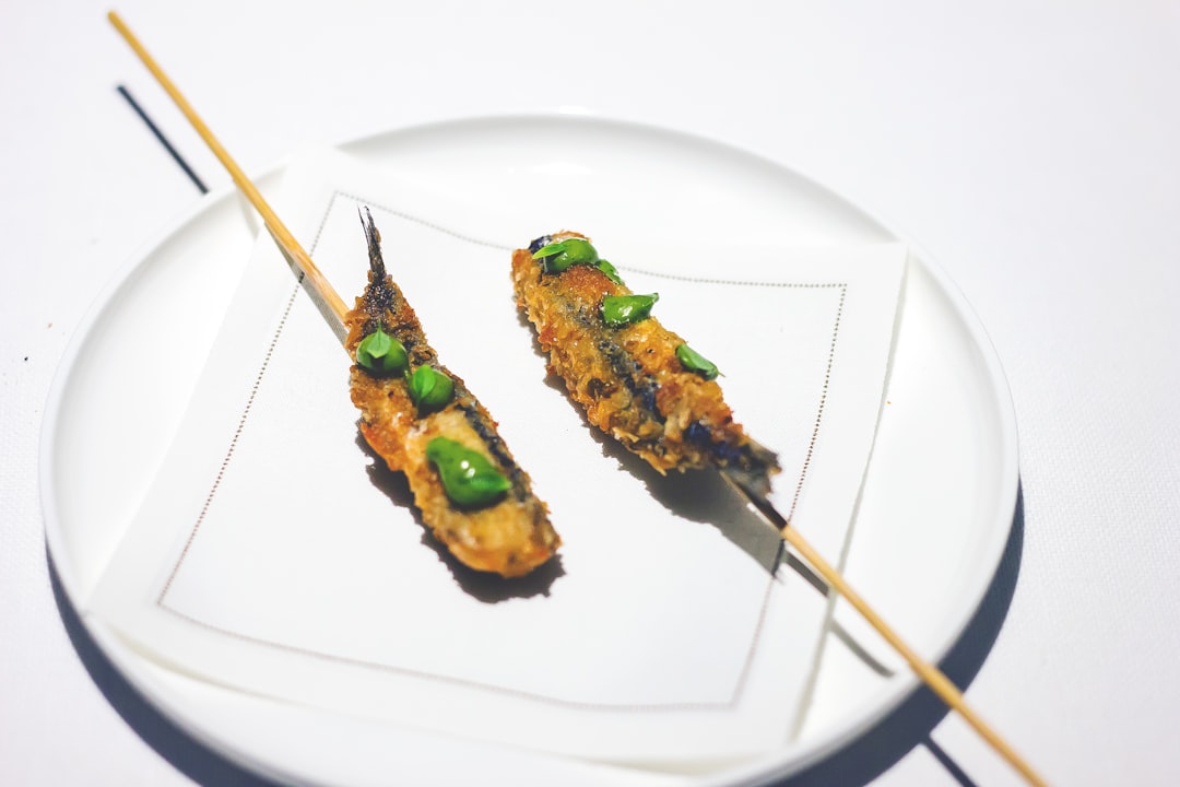 découvrez l'art de la brochette avec nos recettes de skewers savoureux et faciles à préparer. que ce soit au barbecue ou au four, apprenez à marier viandes, légumes et marinades pour des repas conviviaux et gourmands.