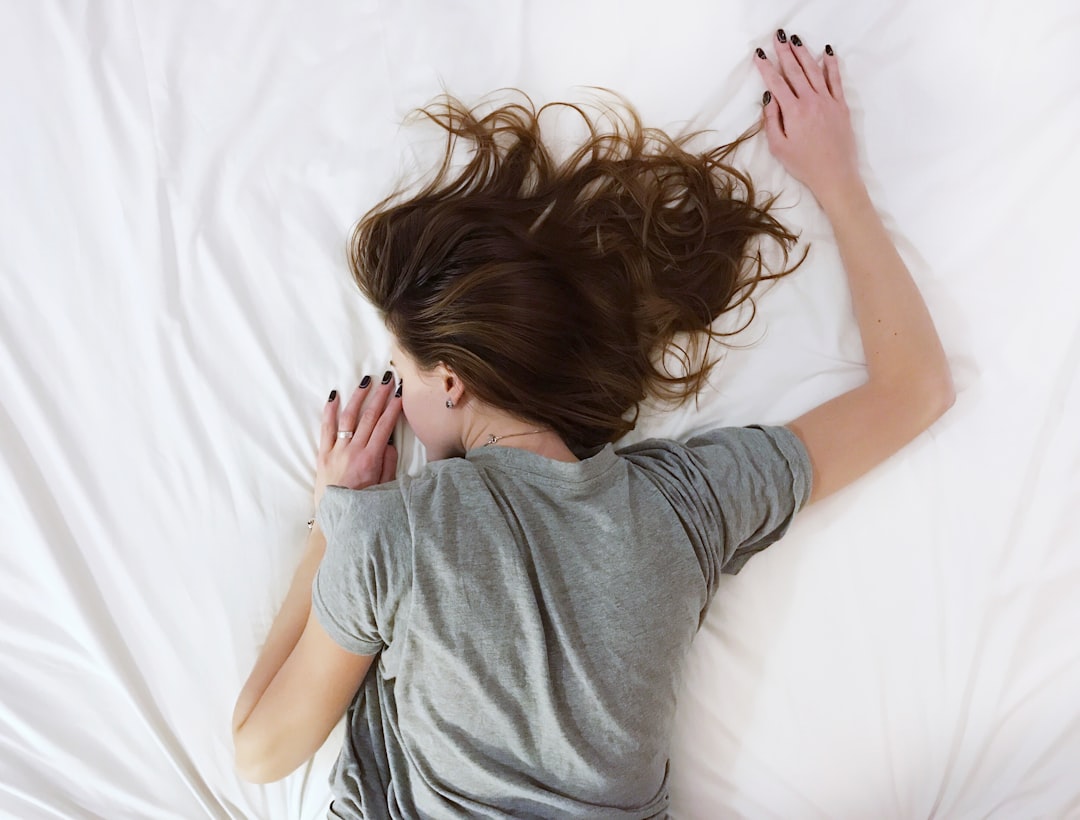 découvrez l'importance du sommeil pour votre santé et votre bien-être. apprenez des astuces pour améliorer la qualité de votre sommeil et optimiser votre routine nocturne.