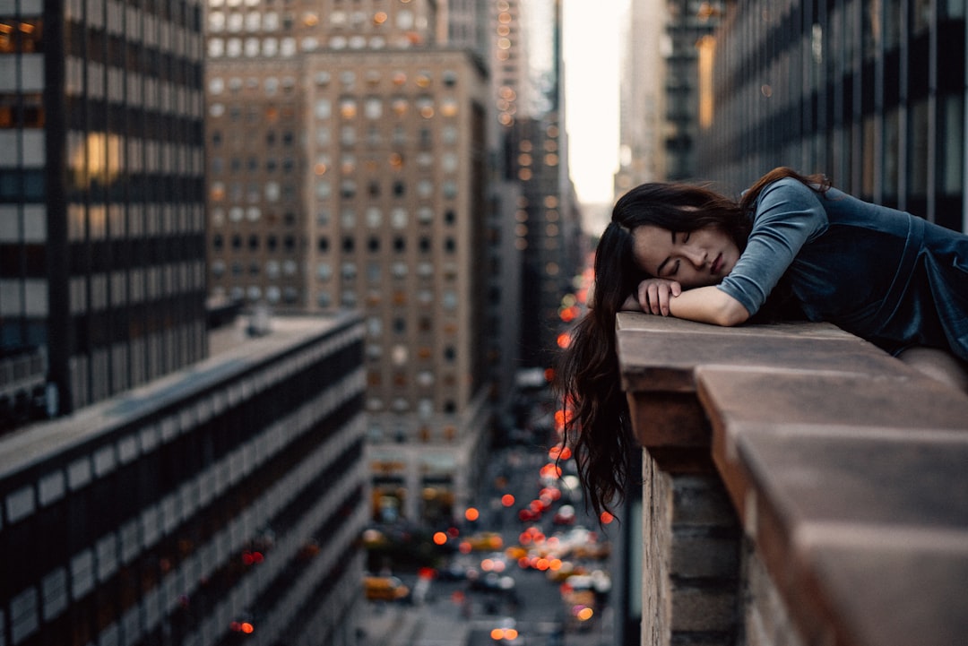découvrez des remèdes naturels et efficaces pour améliorer votre sommeil. trouvez des astuces, des conseils et des solutions pour lutter contre l'insomnie et profiter d'un repos revitalisant.