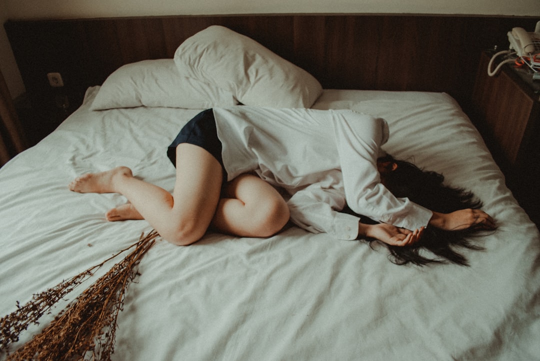 découvrez notre remède naturel pour un sommeil apaisant et réparateur. adoptez des solutions efficaces pour améliorer la qualité de votre sommeil et retrouver un bien-être inestimable.