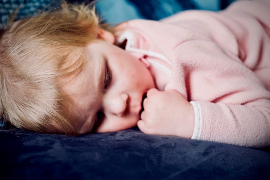 découvrez le remède naturel pour améliorer votre sommeil et retrouver des nuits reposantes. explorez des conseils et des solutions efficaces pour lutter contre l'insomnie et favoriser un endormissement paisible.