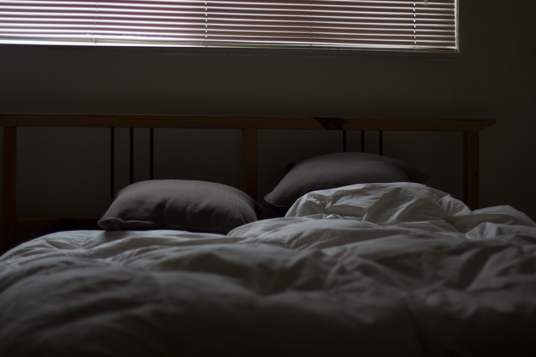 découvrez l'importance du sommeil pour votre santé et bien-être. apprenez des conseils pratiques pour améliorer la qualité de votre sommeil, gérer l'insomnie et adopter de bonnes habitudes nocturnes.