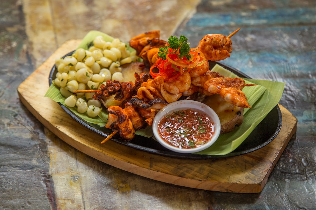 découvrez notre délicieuse recette de crevettes épicées, un plat savoureux et facile à préparer qui éveillera vos papilles. parfait pour une soirée entre amis ou un repas rapide en semaine, ces crevettes aux épices exotiques sont accompagnées d'une sauce onctueuse et de légumes croquants. ajoutez une touche de chaleur à vos dîners avec cette recette irrésistible.