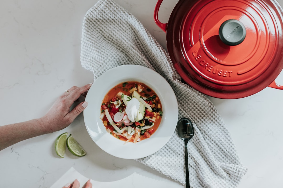 dĂ©couvrez des recettes savoureuses de stew, un plat rĂ©confortant Ă base de viandes et lĂ©gumes mijotĂ©s Ă la perfection. parfait pour les repas en famille ou entre amis, apprenez Ă prĂ©parer ce dĂ©lice convivial qui rĂ©chauffe le cĆur et les papilles.
