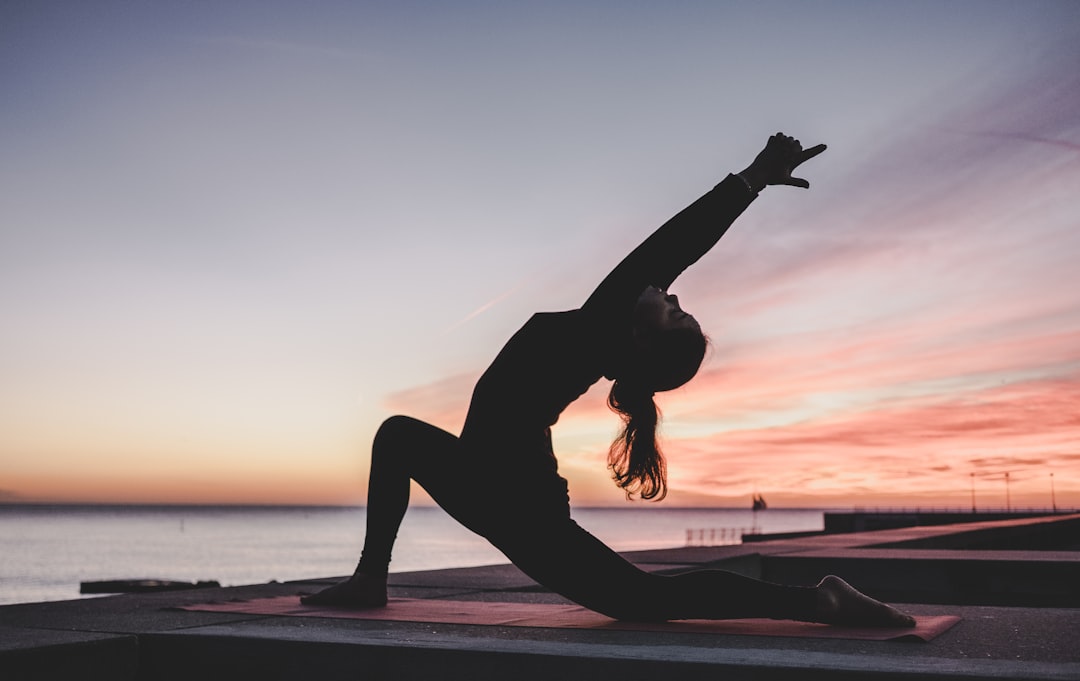 découvrez des conseils efficaces pour prévenir les vergetures grâce à des astuces simples, des soins adaptés et une alimentation équilibrée. protégez votre peau et maintenez son élasticité tout au long de votre grossesse ou des fluctuations de poids.