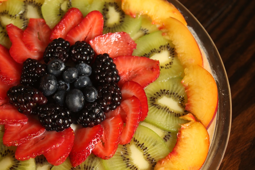découvrez la délicieuse recette de la tarte tatin, un dessert incontournable aux pommes caramélisées, renversé et légèrement croustillant. apprenez à préparer ce classique de la pâtisserie française qui ravira vos papilles et impressionnera vos invités.
