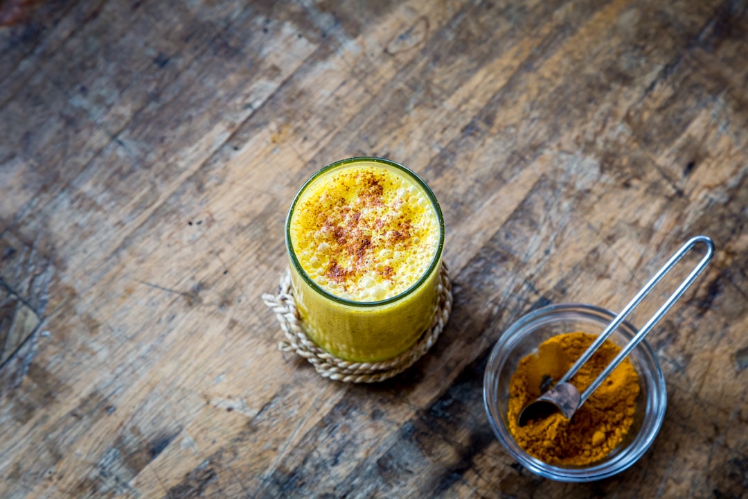 découvrez les nombreux bienfaits du curcuma, l'épice aux propriétés anti-inflammatoires et antioxydantes. apprenez comment l'intégrer dans votre alimentation pour améliorer votre santé et votre bien-être.