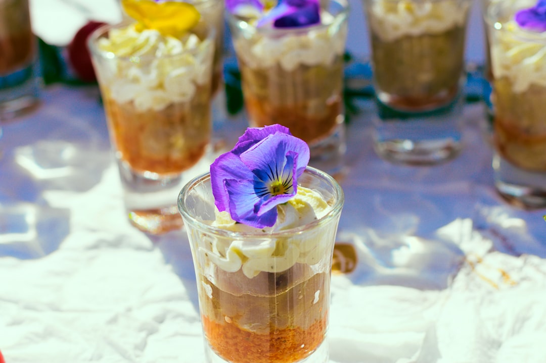 découvrez des recettes créatives et savoureuses de verrines, idéales pour vos apéritifs, buffets et desserts. éveillez vos papilles avec des ingrédients frais et des associations originales qui séduiront vos invités.