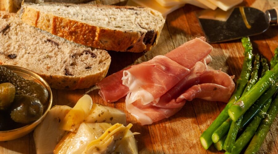 découvrez des idées d'apéritifs savoureux et raffinés pour sublimer vos soirées. que vous recherchiez des recettes simples ou des créations originales, trouvez l'inspiration pour ravir vos invités avec des bouchées délicieuses et élégantes.