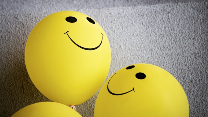 découvrez les secrets du bonheur dans notre guide sur le bien-être. apprenez des techniques éprouvées pour cultiver la joie et vivre une vie épanouissante. transformez vos pensées et vos actions pour embrasser un quotidien rempli de positivité.
