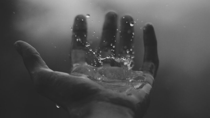 découvrez tout ce qu'il faut savoir sur le baptême : traditions, significations et conseils pour organiser cette cérémonie spirituelle importante dans la vie d'un enfant ou d'un adulte.
