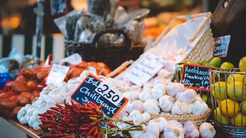 découvrez les échalotes d'ail, ces délicieuses pousses vertes offrant une saveur unique. apprenez comment les préparer et les cuisiner pour rehausser vos plats avec une touche d'originalité. parfaites pour les salades, pestos et bien plus encore !