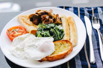 découvrez l'univers savoureux des crêpes, une délicieuse spécialité française. apprenez à réaliser des crêpes sucrées et salées avec des recettes faciles, des astuces de cuisson et des garnitures variées pour combler toutes vos envies.