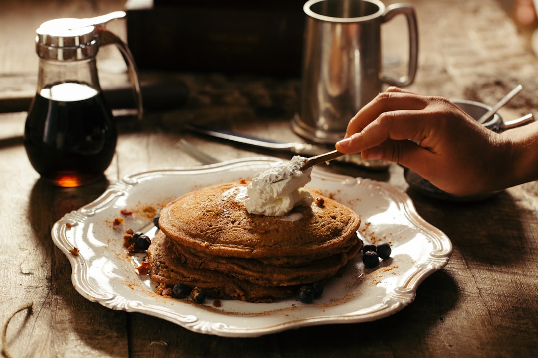 dĂ©couvrez la dĂ©licieuse recette des crĂȘpes, une spĂ©cialitĂ© française incontournable. que ce soit sucrĂ©es ou salĂ©es, apprenez Ă les prĂ©parer facilement et Ă les garnir selon vos envies. parfaites pour toutes les occasions, rĂ©galez vos proches avec des crĂȘpes Ă la fois moelleuses et savoureuses !