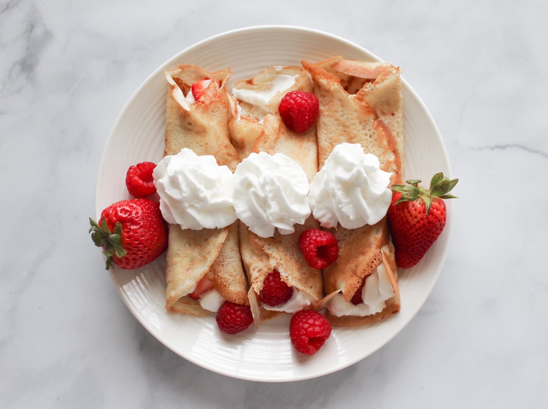 découvrez des recettes de desserts irrésistibles qui raviront vos papilles. des créations sucrées, allant des classiques indémodables aux innovations gourmandes, pour toutes les occasions. éveillez votre créativité en cuisine et régalez vos proches avec des douceurs inoubliables.