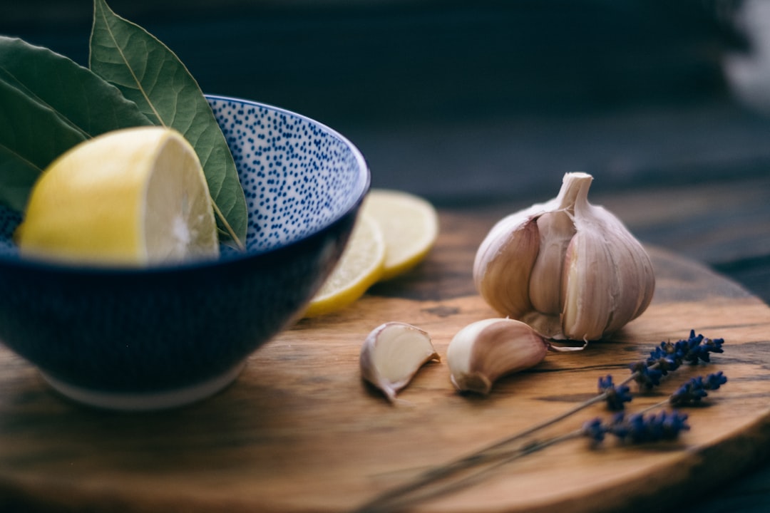 découvrez le merveilleux monde de l'ail, cet ingrédient incontournable de la cuisine française. apprenez ses bienfaits pour la santé, comment le cultiver et l'utiliser dans vos plats pour rehausser les saveurs. explorez des recettes savoureuses et des conseils pratiques pour profiter pleinement de l'ail au quotidien.