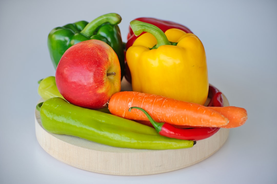 découvrez le paprika, cette épice colorée et savoureuse qui rehausse vos plats avec sa chaleur douce et ses arômes subtils. apprenez-en plus sur ses types, ses bienfaits pour la santé et comment l'utiliser en cuisine pour des recettes délicieuses et originales.