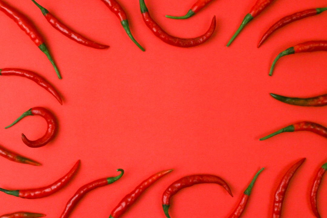 découvrez le paprika, une épice colorée et aromatique, idéale pour rehausser vos plats avec une touche de saveur et de chaleur. apprenez-en davantage sur ses variétés, ses bienfaits pour la santé et des conseils d'utilisation en cuisine.