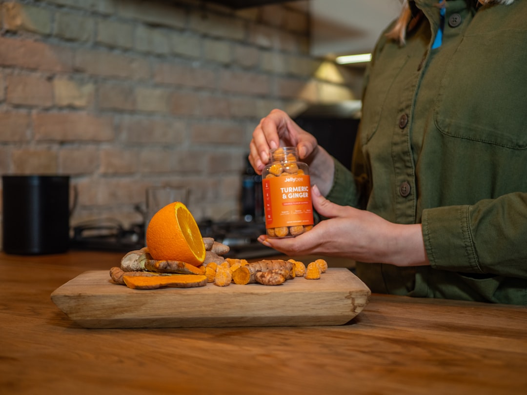 découvrez les bienfaits du curcuma, cette épice aux multiples vertus. antioxidant puissant, elle aide à renforcer votre système immunitaire et à améliorer votre digestion. apprenez à l'intégrer dans votre alimentation pour profiter de ses propriétés anti-inflammatoires et promouvoir votre santé au quotidien.