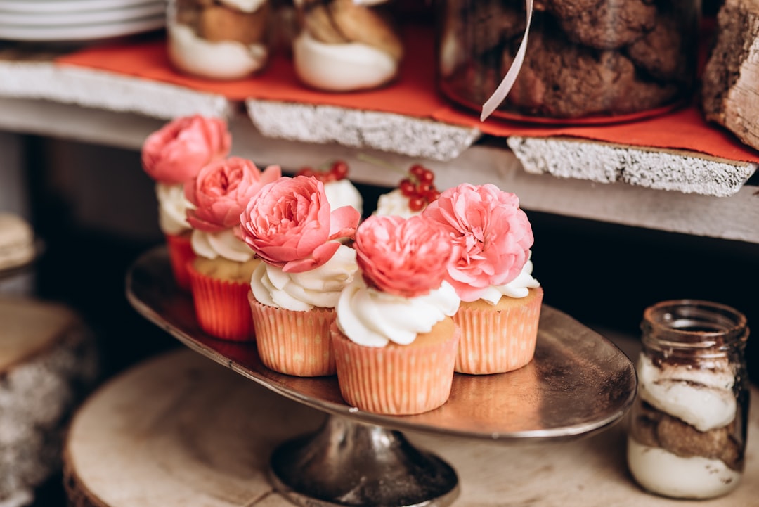 découvrez notre menu de mariage élaboré pour sublimer votre journée spéciale. des plats raffinés et des choix variés pour ravir vos invités et faire de votre réception un moment inoubliable. explorez nos options gourmet et personnalisez votre expérience culinaire.