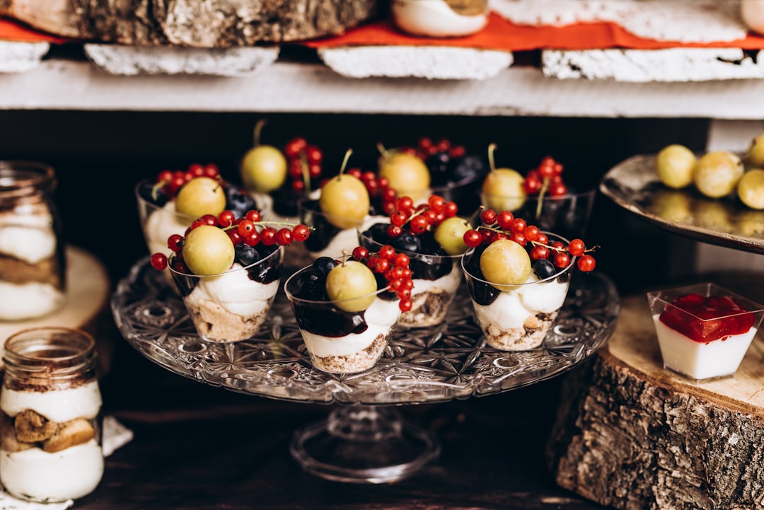 découvrez notre sélection raffinée de menus de mariage, conçus pour émerveiller vos invités et apporter une touche d'élégance à votre grand jour. des plats exquis et des options personnalisables pour un repas inoubliable.