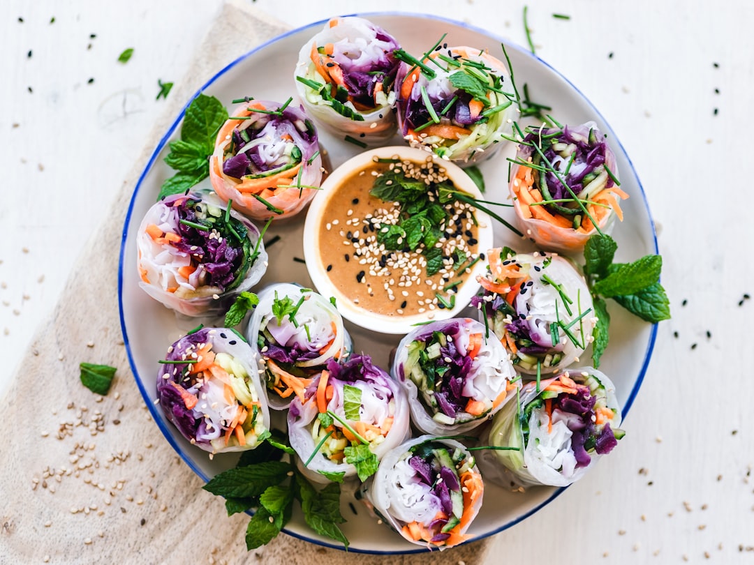 découvrez une délicieuse sélection d'amuse-bouches pour éveiller vos papilles et impressionner vos invités. explorez des recettes créatives et simples à réaliser, idéales pour toutes les occasions!