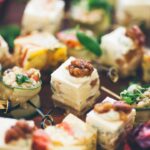 découvrez une sélection délicieuse d'amuse-bouches qui éveilleront vos papilles. que ce soit pour un apéritif entre amis, une fête ou un dîner chic, nos recettes d'appetizers feront sensation. laissez-vous inspirer par des combinaisons de saveurs uniques et des présentations créatives pour impressionner vos invités.