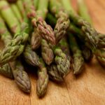 découvrez les bienfaits de l'asperge, un légume savoureux et nutritif. apprenez comment le cuisiner et l'incorporer dans vos plats pour profiter de ses propriétés antioxydantes et de sa richesse en vitamines.