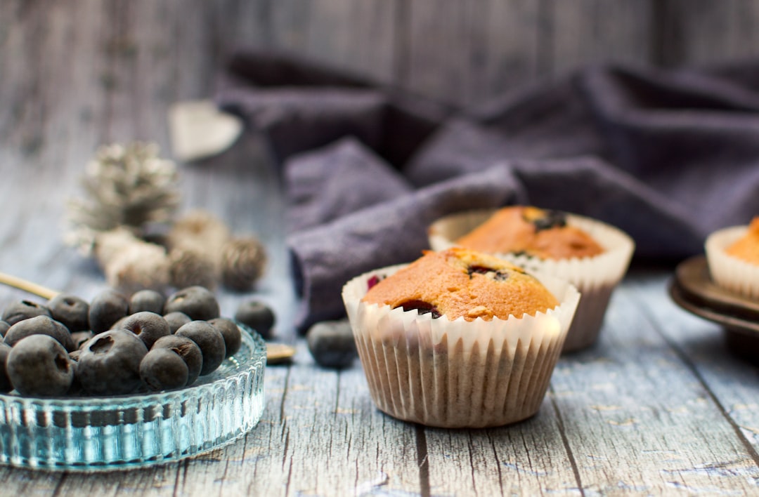 découvrez nos délicieux muffins aux myrtilles, moelleux et savoureux, parfaits pour le petit-déjeuner ou une pause gourmande. une recette simple et rapide qui ravira vos papilles !