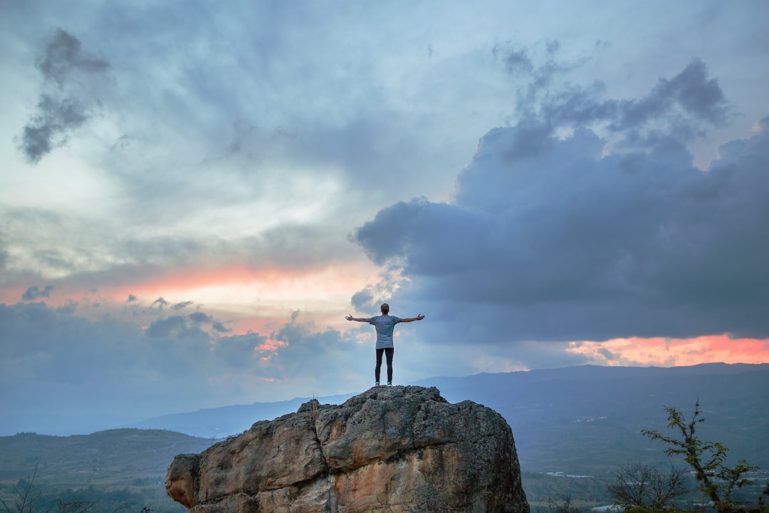 découvrez l'importance de la respiration pour le bien-être physique et mental. apprenez des techniques de respiration pour améliorer votre santé, réduire le stress et favoriser la relaxation.