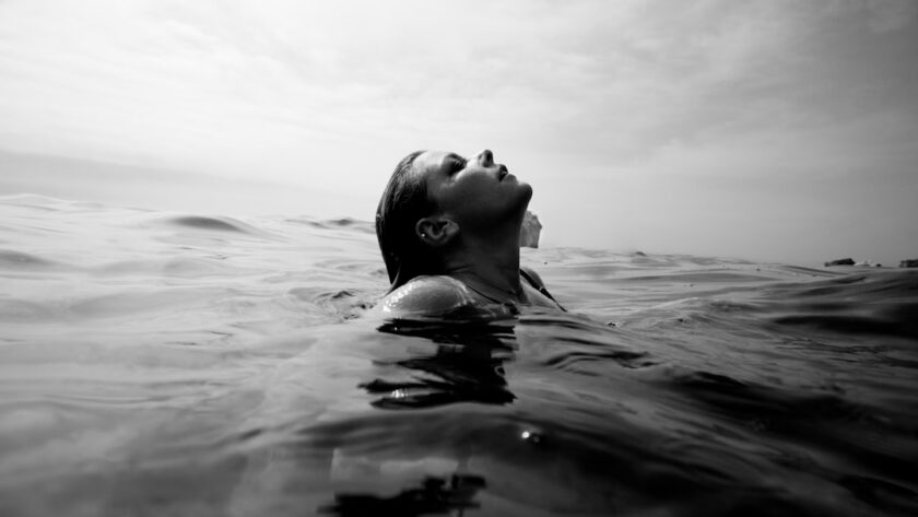 découvrez l'art de la respiration avec notre guide complet sur les techniques et les bienfaits du souffle. apprenez à maîtriser votre respiration pour améliorer votre bien-être physique et mental.