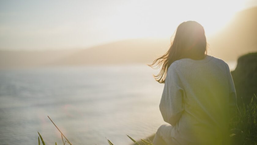 découvrez les bienfaits de la respiration consciente pour améliorer votre bien-être physique et mental. apprenez des techniques de respiration pour réduire le stress, augmenter votre énergie et favoriser la relaxation. transformez votre vie grâce à des exercices simples et efficaces.