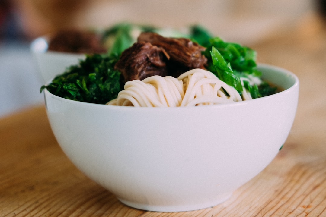 découvrez les bienfaits du broth, un bouillon riche en saveurs et nutrition. idéal pour réchauffer vos repas, il est parfait dans les soupes, les risottos ou comme base pour vos plats préférés. apprenez à préparer votre propre broth et explorez diverses recettes pour une alimentation saine et savoureuse.