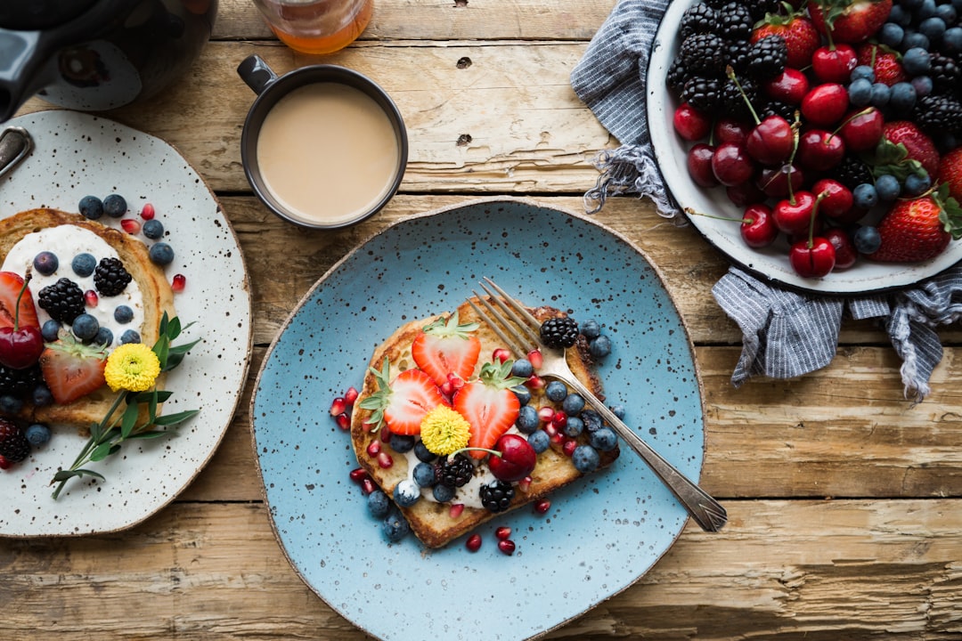 découvrez notre délicieux brunch, une expérience culinaire alliant saveurs sucrées et salées, avec des plats variés et frais. idéal pour un moment convivial entre amis ou en famille, notre brunch vous propose des recettes originales et des boissons rafraßchissantes. réservez votre table dÚs aujourd'hui et régalez-vous!